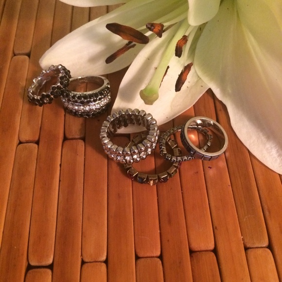 Six Assorted Costume Ring Blings! - Picture 2 of 5